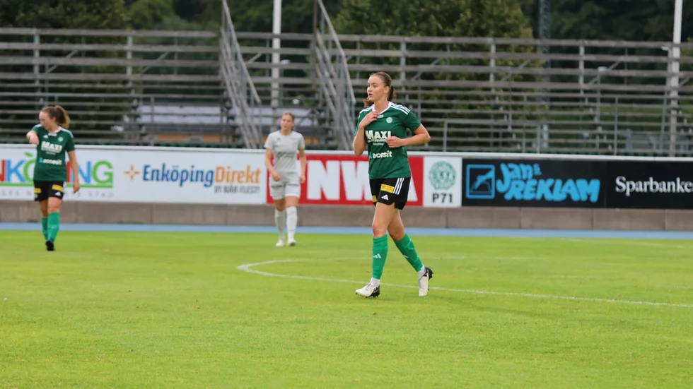 Maja Olsson gjorde två mål när ESK föll hemma mot Östervåla. 