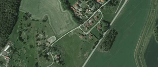 144 kvadratmeter stort hus i Rosersberg sålt för 3 450 000 kronor