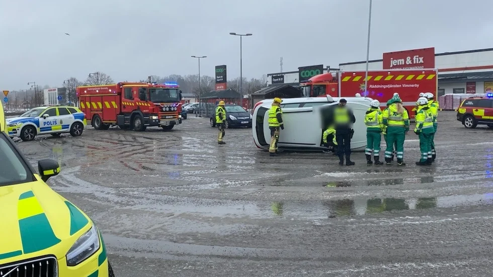 Larm om trafikolycka, singel, kom på måndagsförmiddagen.