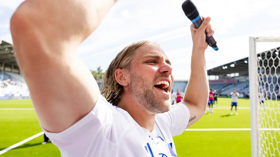 IFK Norrköpings lagkapten Christoffer Nyman jublar efter knappa segern mot HBK.
