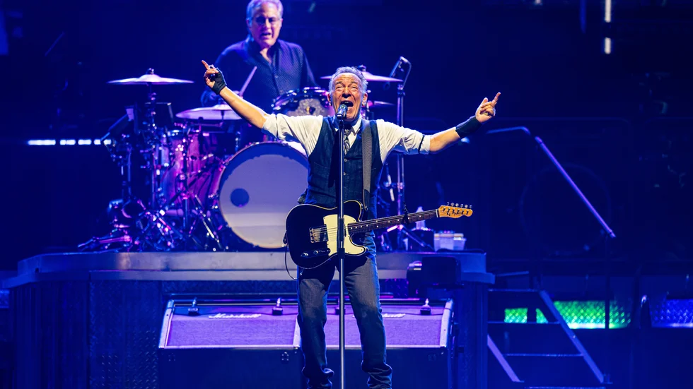 Bruce Springsteen bjöd på en show på Strawberry Arena i Solna under måndagskvällen.