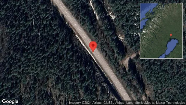 Stopp i trafiken efter bilbrand på väg 744