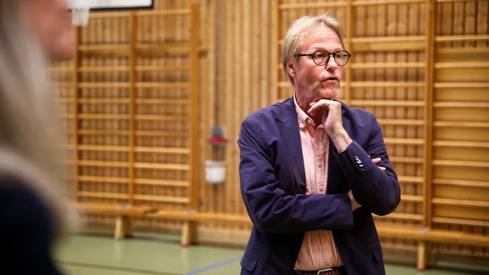 När Motala kommun nu köper ut den biträdande kommundirektören Jimmy Szigeti från sin tjänst blir agerandet i det närmaste obegripligt.