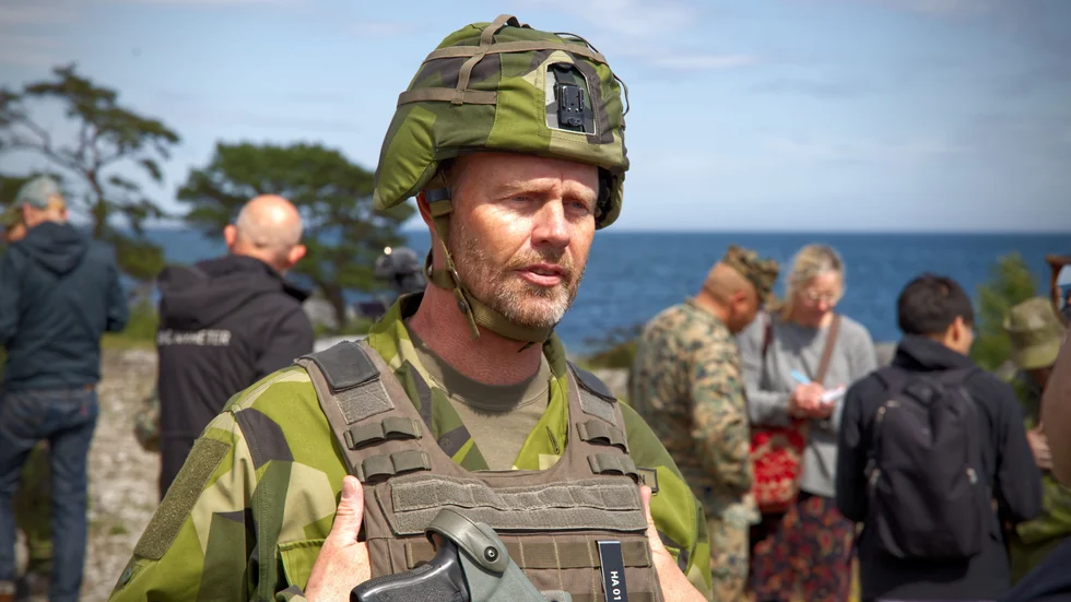 ”Vi bygger säkerhet tillsammans och i och med det så är det här ytterligare en pusselbit, både för försvaret av och försvaret på Gotland och i Östersjöområdet”, säger regementschefen Dan Rasmussen om DCA-avtalet. Här är han på den senaste gemensamma militärövningen Baltops 2024, då bland annat amerikanska förband deltog.