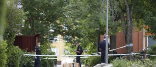 Skottlossning mot flerfamiljshus i Stockholm – en skadad
