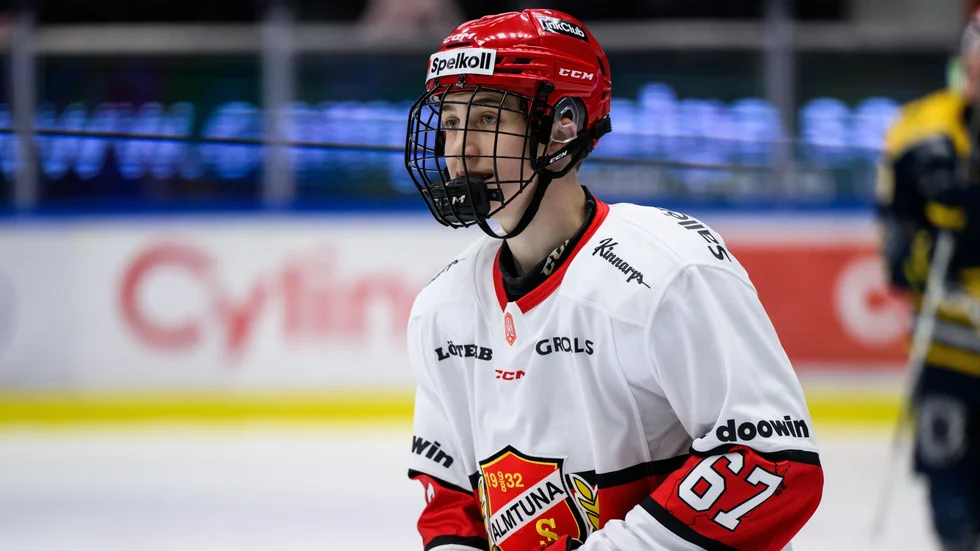 Filip Ekberg gjorde en mycket bra förarbete till Ludvig Georgssons enda Almtunamål mot Kalmar. Ekberg fick pris som Almtunas bästa spelare.