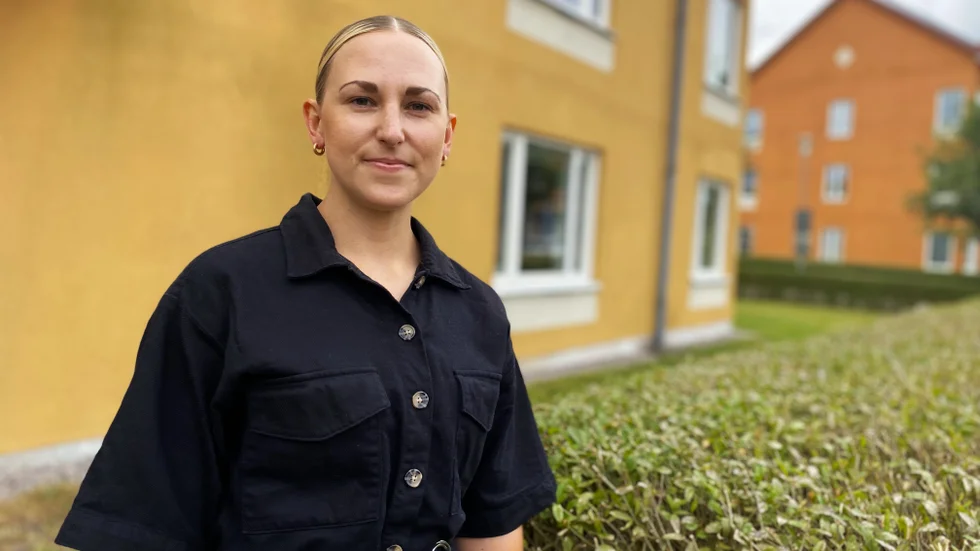 "Man känner sig lite stressad", säger Lisa Thomsson som nu letar hus norr om Uppsala med sin sambo. Det sägs vara ett bra läge för köparna nu, men ingen vet när priserna eventuellt stiger ännu mer.