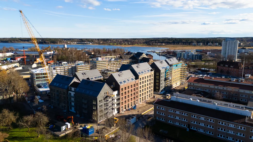 Hansastaden kallar Sveaviken bostad det projekt där tidigare Bilcenter huserade. Nära 500 bostäder står snart klara. Det innebär att cirka tusen personer kommer att bo i nya kvarteret. 