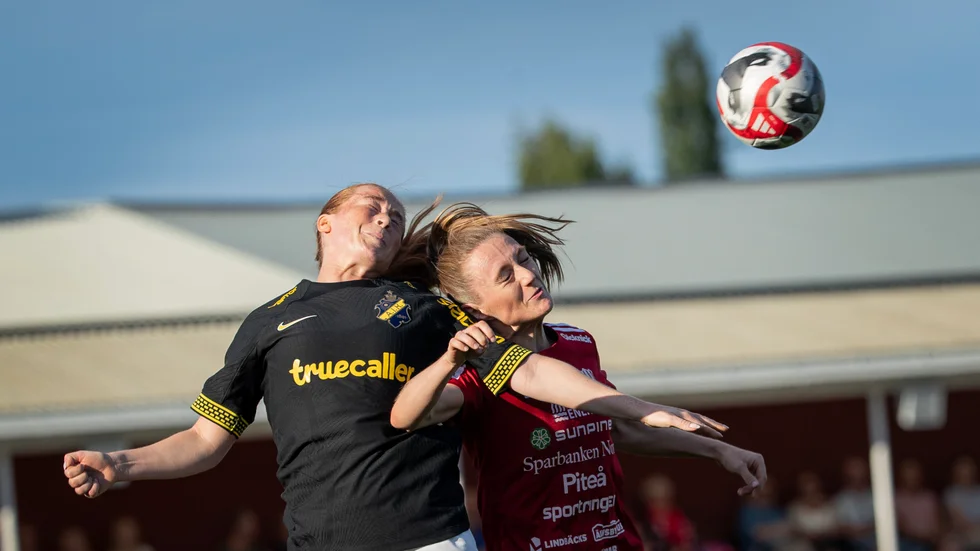 Ásla Johannesen vann dueller och gjorde mål igen.