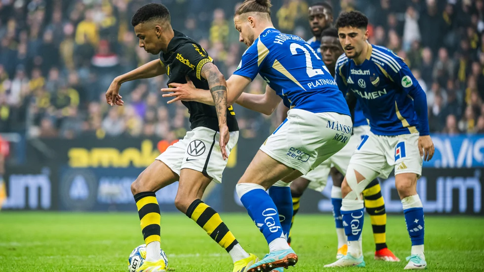 Kevin Höög Jansson och AIK:s Rui Modesto.