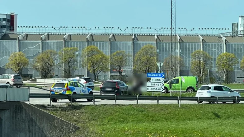 Olyckan orsakade begränsad framkomlighet i Kallerstadsrondellen.