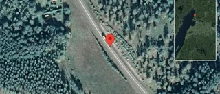 Stopp på väg 50 på grund av olycka med en lastbil