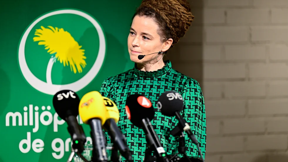 Miljöpartiets valberedning presenterar Amanda Lind som förslag till nytt språkrör under en pressträff på söndagen.