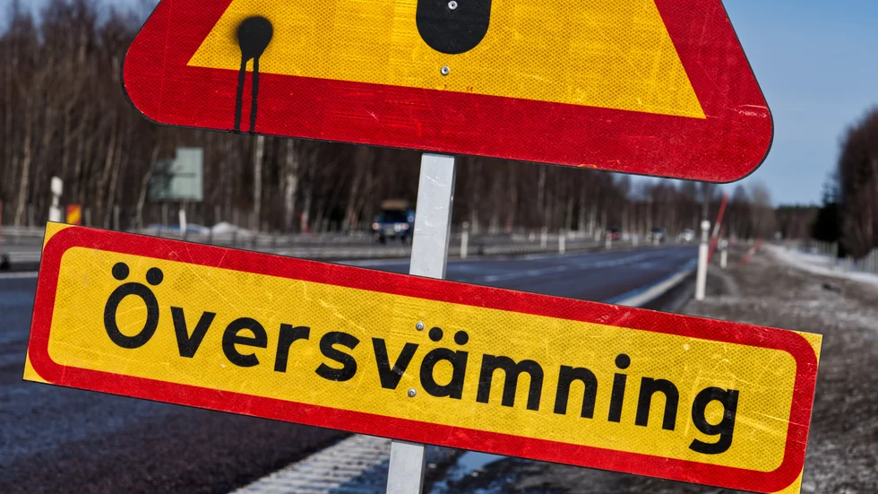 Översvämning råder i viadukten till E 4 i höjd med Ersnäs.