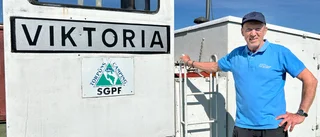 Lasses sommarjobb: köra turister på färjan i Sommen
