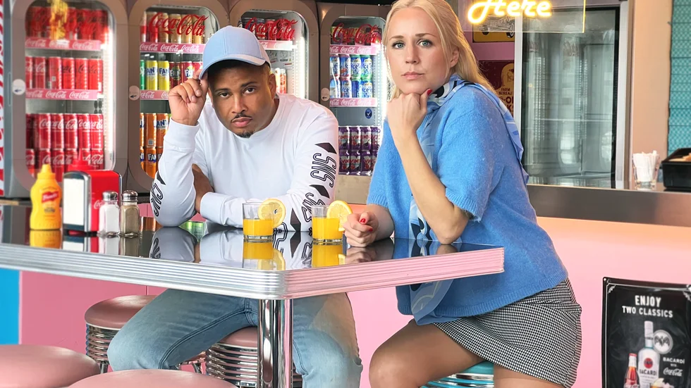 Uppsalaartisten Yvonne singeldebuterar med "Vanligt, vanligt", ihop med rapparen Erik Lundin. "Vi möttes i en tankesmedja för unga musiker, "Unga tankar om musik". En otroligt ödmjuk och fin kille", säger Yvonne.