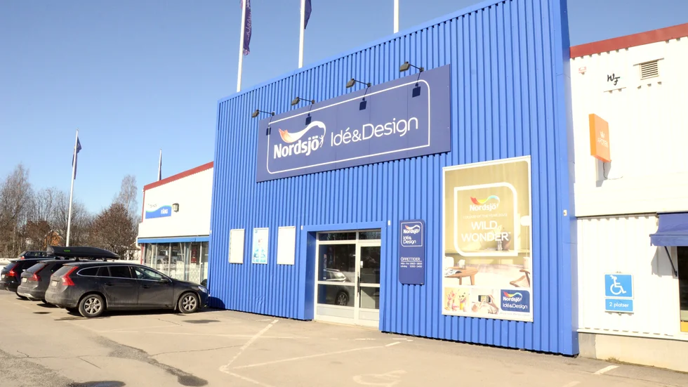 I oktober flyttar Ojanperä in i lokalerna på Ugglegatan där konkursade Nordsjö Idé & Design tidigare hade sin verksamhet.