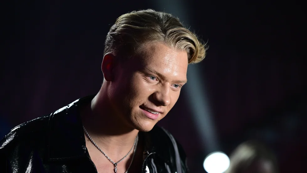 Adam Woods är först ut i årets Melodifestival.