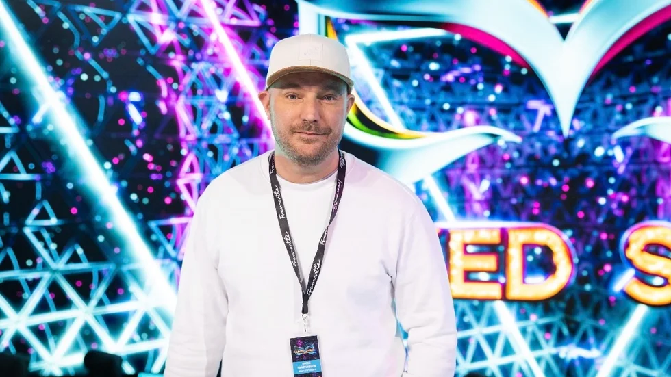 Micke Mårtensson har arbetat med en rad olika tv-program. Bland annat Masked Singer, Let´s Dance och Fångarna på fortet.
