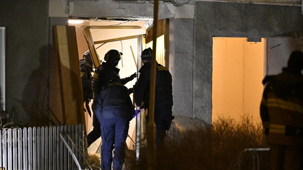 En bomb exploderade i Handen söder om Stockholm natten mot måndagen.