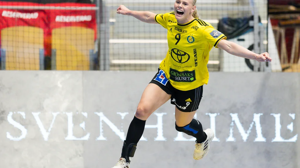 Sävehofs Nina Koppang, fostrad i Vadstena HF, jublar under final tre i handbollsligan dam mellan Sävehof och Önnered på torsdagen. 3-0 i matcher och det var Koppangs tredje SM-guld.