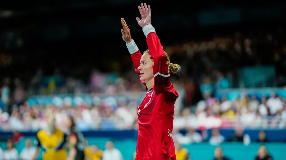 Målvakten Johanna Bundsen jublar efter en av många räddningar i segermatchen mot Tyskland.