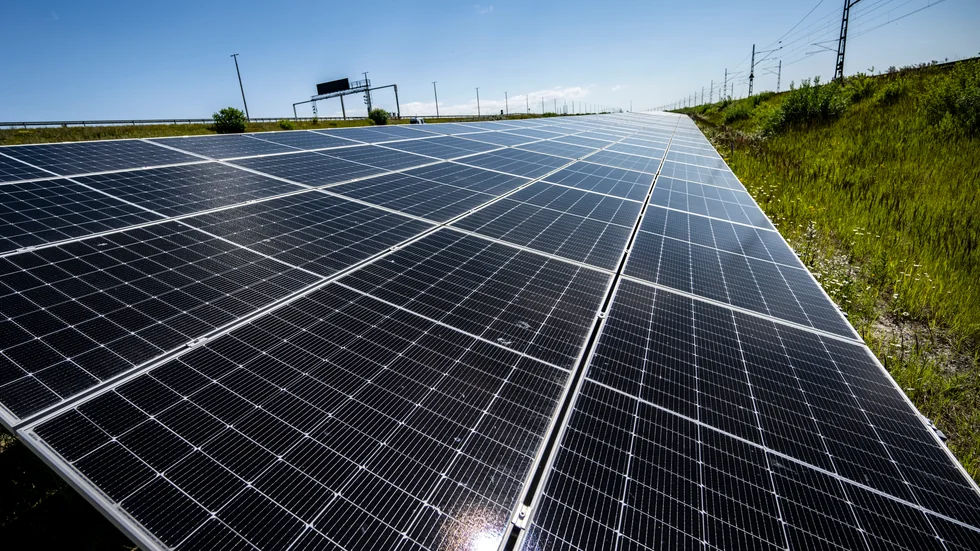 Regeringen vill sänka avdraget för att installera grön teknik. Det är missriktat och bromsar upp investeringarna i energiomställningen, skriver Anna Werner, Svensk Solenergi.