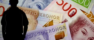 Kvinna lurades att föra över pengar till bedragare