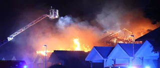 Storbrand i radhuslänga – utreds som mordbrand