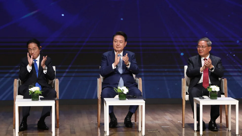 Japans premiärminister Fumio Kishida, Sydkoreas president Yoon Suk-Yeol och Kinas premiärminister Li Qiang är eniga kring en kärnvapenfri Koreahalvö.