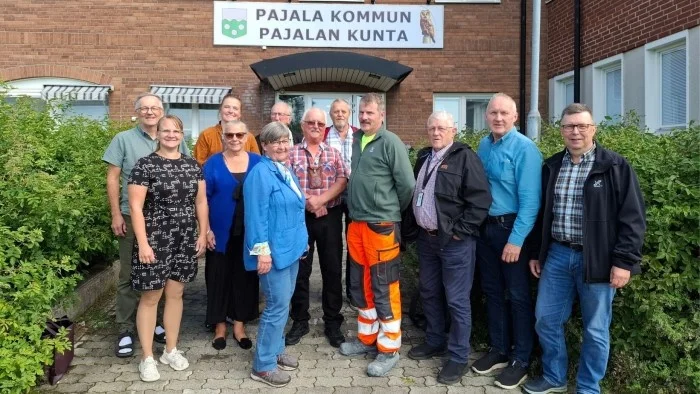 Pajalas nya kommunstyrelse, från vänster: Bengt-Ola Mörtlund, Marika Solgevik Svala, Birgitta Rantatalo, Anita Sköld, Ann-Mari Mäki Larsson, Gottfrid Augustsson, Stefan Brandlöv, Jan Larsson, Peter Ericsson, Lennart Ojanlatva, Stig Töyrä, Johny Lantto.