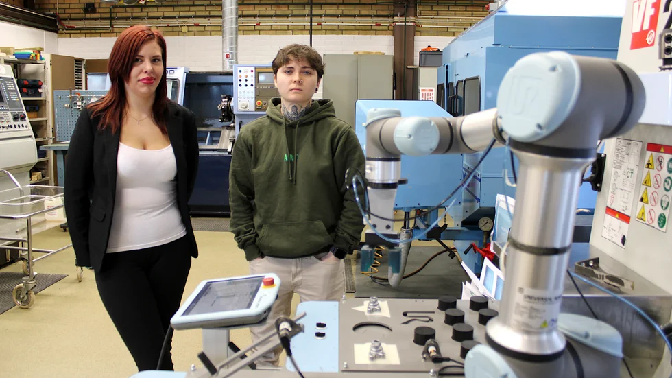 Amanda Hedin och Echo Cheshire är två av kvinnorna som har valt att studera på Additivt Teknikcenter i Hultsfred.