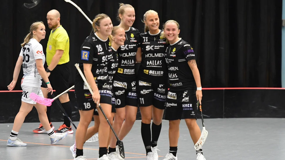Gamla Stan jublar. Offensivt var laget bra, men det slutade med fyra förluster i Scandic cup.