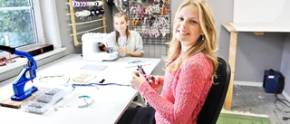 Designar egna smådjursprodukter – har tusentals följare på nätet
