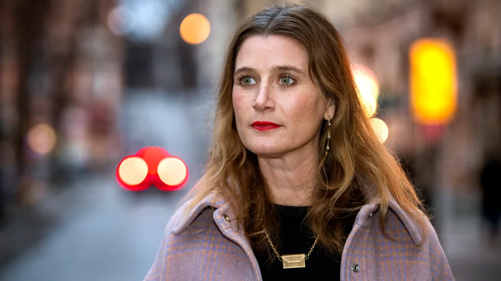 Lisa dos Santos, kammaråklagare, driver fallet där en man står åtalad för att bland annat ha använt sig av barn för att genomföra sina brott.