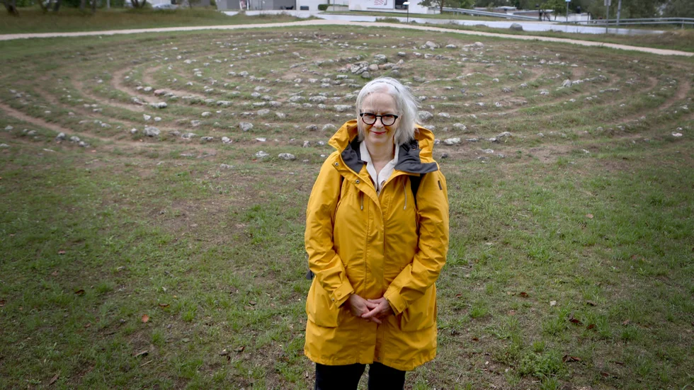 Efter flera års arbete blev Christina Fagerström förra året klar med sin masteruppsats om labyrinter. Under Medeltidsveckan besöker hon Gotland för att berätta om symboliken och kraften hos trojaborgerna.