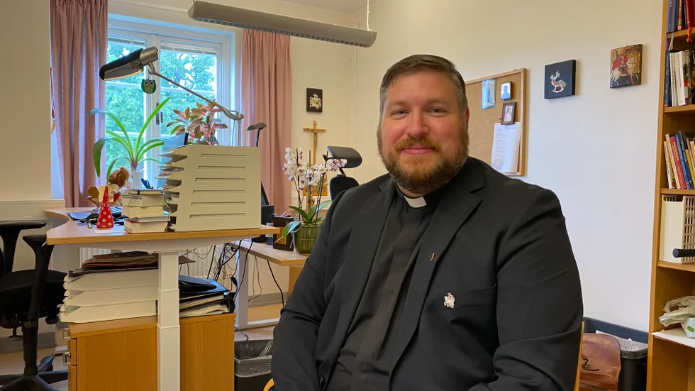 Som domkyrkokaplan har Lars Adolfsson ett övergripande ansvar för gudstjänsterna.