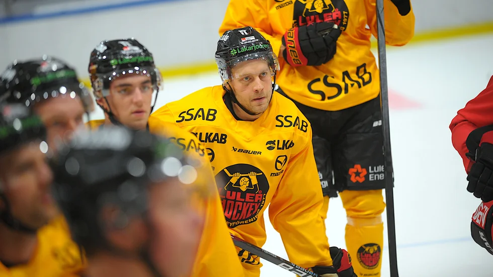 Juhani Tyrväinen tror att det kan bli ett hett norrderby mot Skellefteå, men samtidigt tror han inte att någon riskerar att dra på sig en skada.