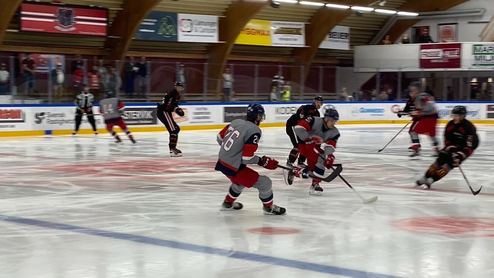 VIK mot Nybro i säsongens första träningsmatch, hemma i Tjusthallen.