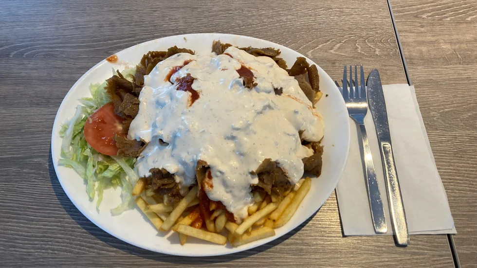 Kebabtallrik på Billy Boys, 109:- (lunchpris, annars 125:-) inkluvise dryck. 
