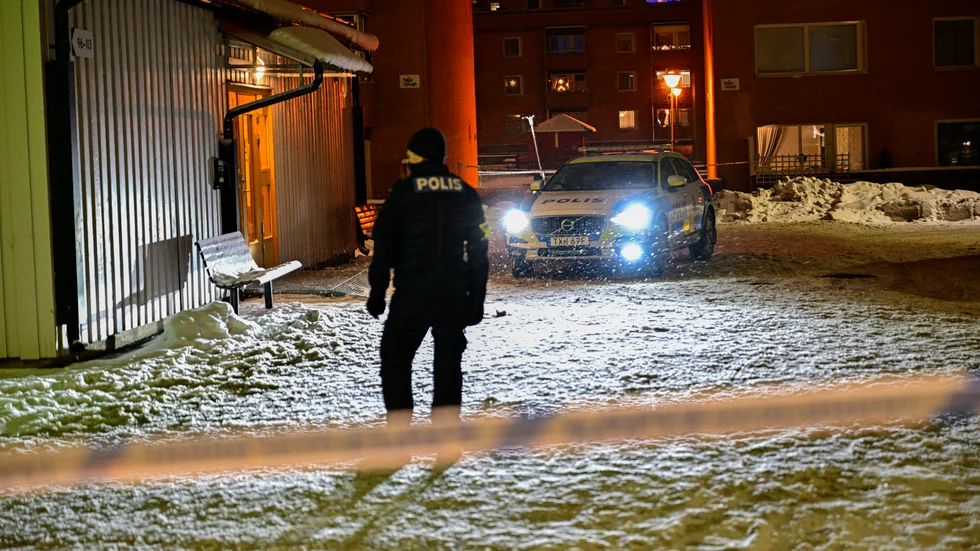 Tre män sköts i Södertälje på lördagskvällen.