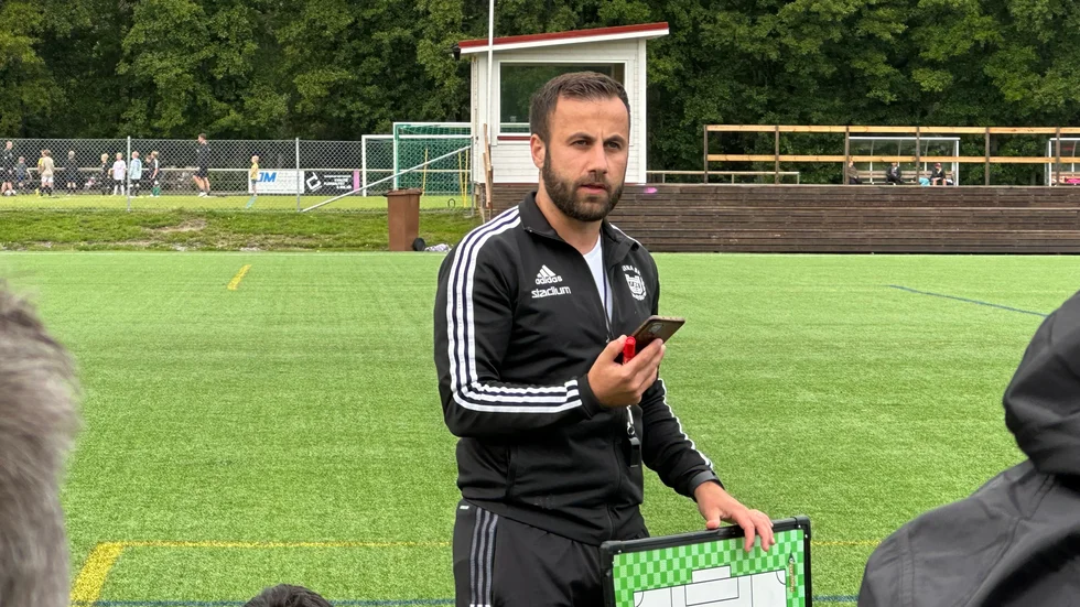 Ali Fares, tränare i Fanna BK, kommer att ställa upp med ett offensivt balanserat lag mot Bälinge IF, som i sin tur lovat övriga lag att vara ödmjuka och spela för sin heder trots att man är avsågat i tabellen.