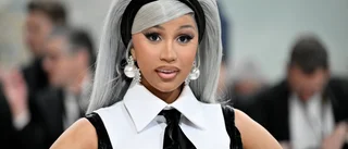 Cardi B kastade mikrofon på fan