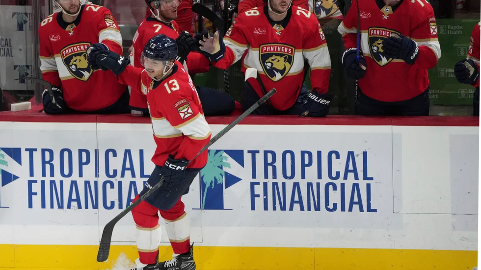 Sam Reinhart var inblandad i samtliga mål i Floridas seger mot Chicago.