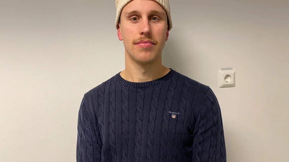 Gustav Löfving Svensson närmast från IFK Uppsala jagar plats i ESK. 