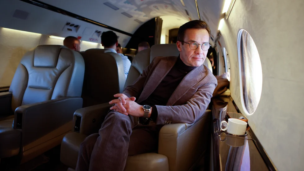 Statsminster Ulf Kristersson och regeringen gömmer sig för vårdens omfattande behov, enligt företrädarna för Vänsterpartiet.