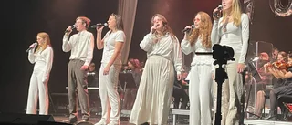 Hör "Marianne", "Aquarius" och "September" från 70-årsfirandet