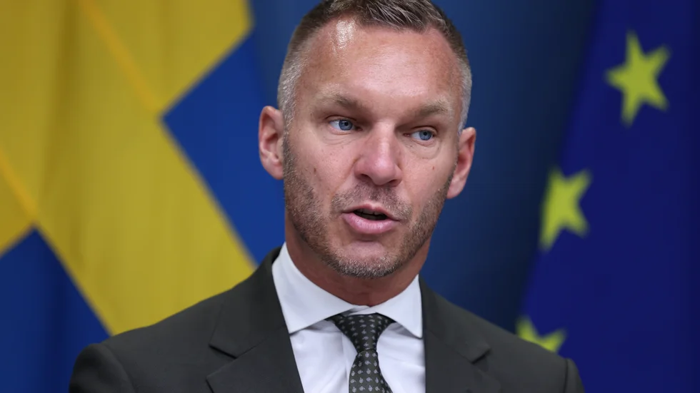 Civilminister Erik Slottner (KD) vill se över vilka myndigheter som kan avskaffas. Arkivbild.
