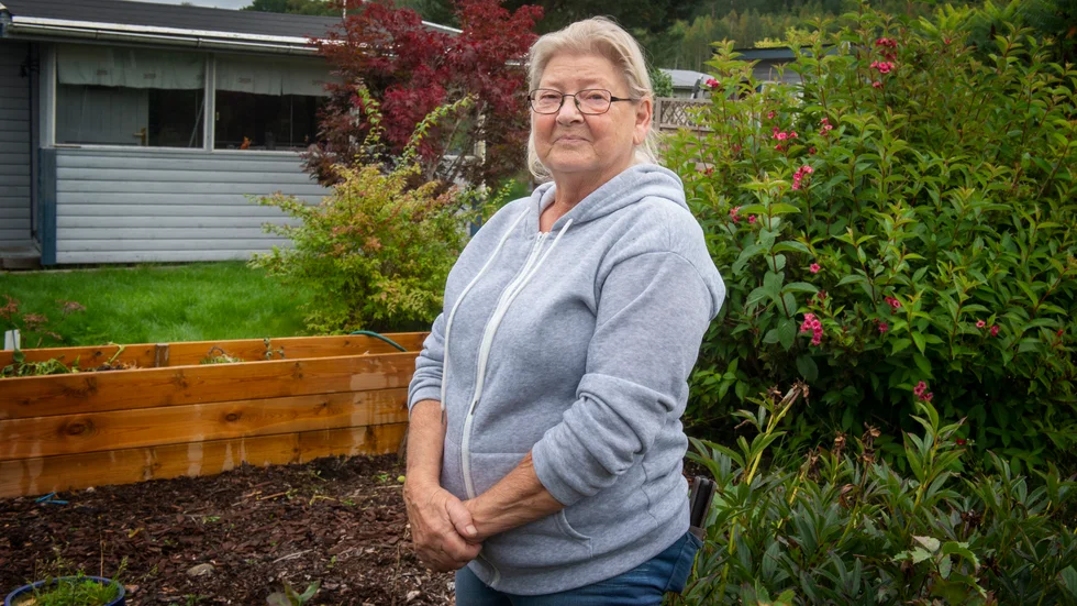 Inger Tamminen är koloniägare vid området där flera kaniner hittats döda.