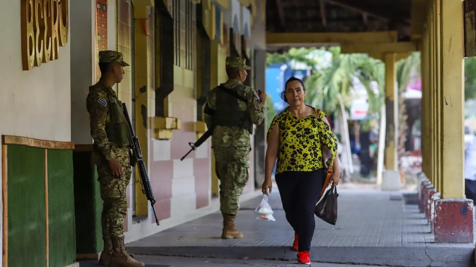 Regeringen i El Salvador slår hårt mot gängbrottslighet i landet. Arkivbild från maj 2023.